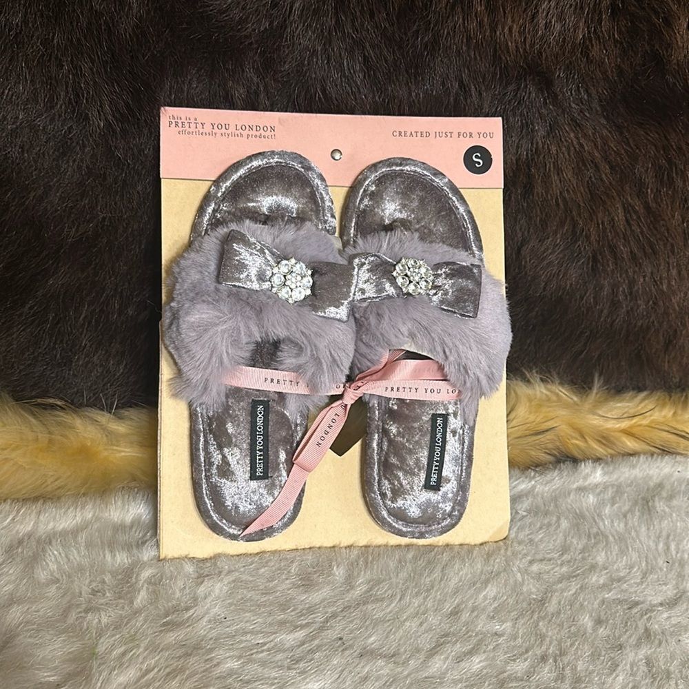 Pretty You London slippers S/5-6 (5475) NWT